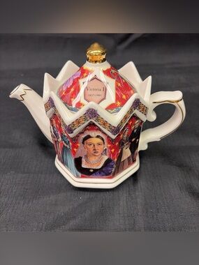 Vintage James Sadler Made in England Queen Victoria I Teapot